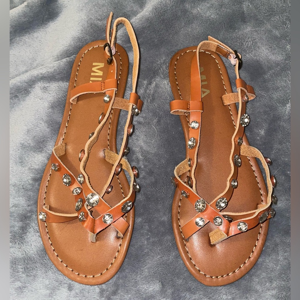 Sandals - Picture 2 of 3